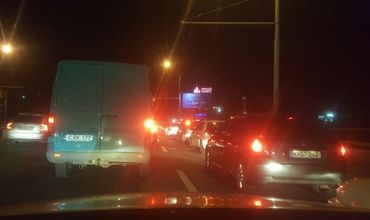 InfoTrafic 17:00: Flux majorat de transport. Străzi de ocolit.