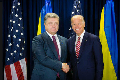 США пообещали Украине предоставить миллиард долларов в виде кредитных гарантий.