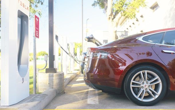 Tesla увеличила продажи электромобилей почти на 70%.