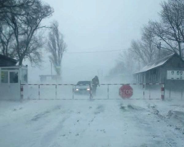 Снежная буря парализовала Одесскую область и приближается к Молдове.