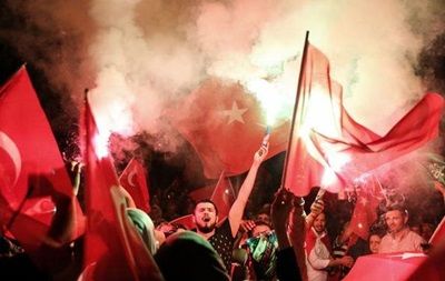 В Азербайджане закрыли телеканал за "неправильное" освещение путча в Турции.
