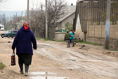 Documentar cutremurător despre efectele emigrării în masă a populației din Moldova. Foto: zdg.md
