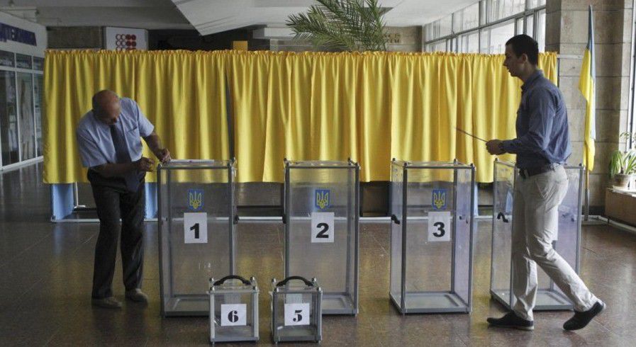 Очередные местные выборы назначены на Украине на 25 октября.