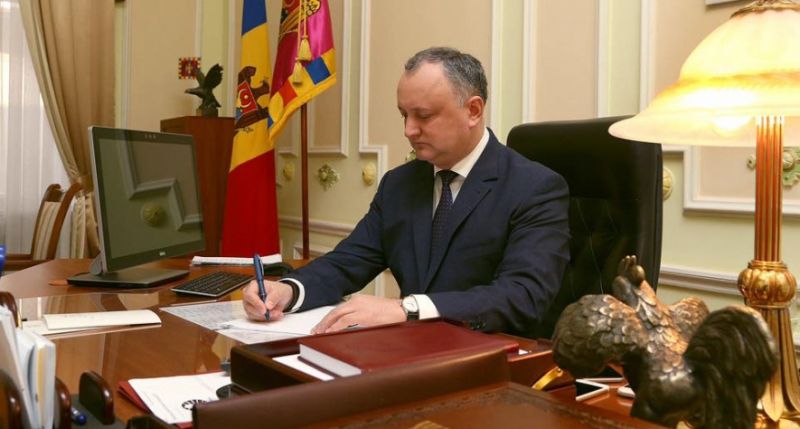 Președintele țării a conferit distincții de stat unui grup de medici. Foto: moldova-suverana.md