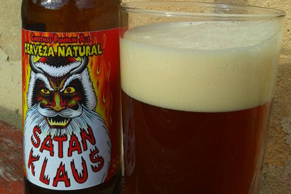 В пивоварне Cas Cerveser, расположенной на испанском острове Майорка, сварили пиво под названием «Satan Klaus» («Сатанинский Клаус»).  Фото: Facebook