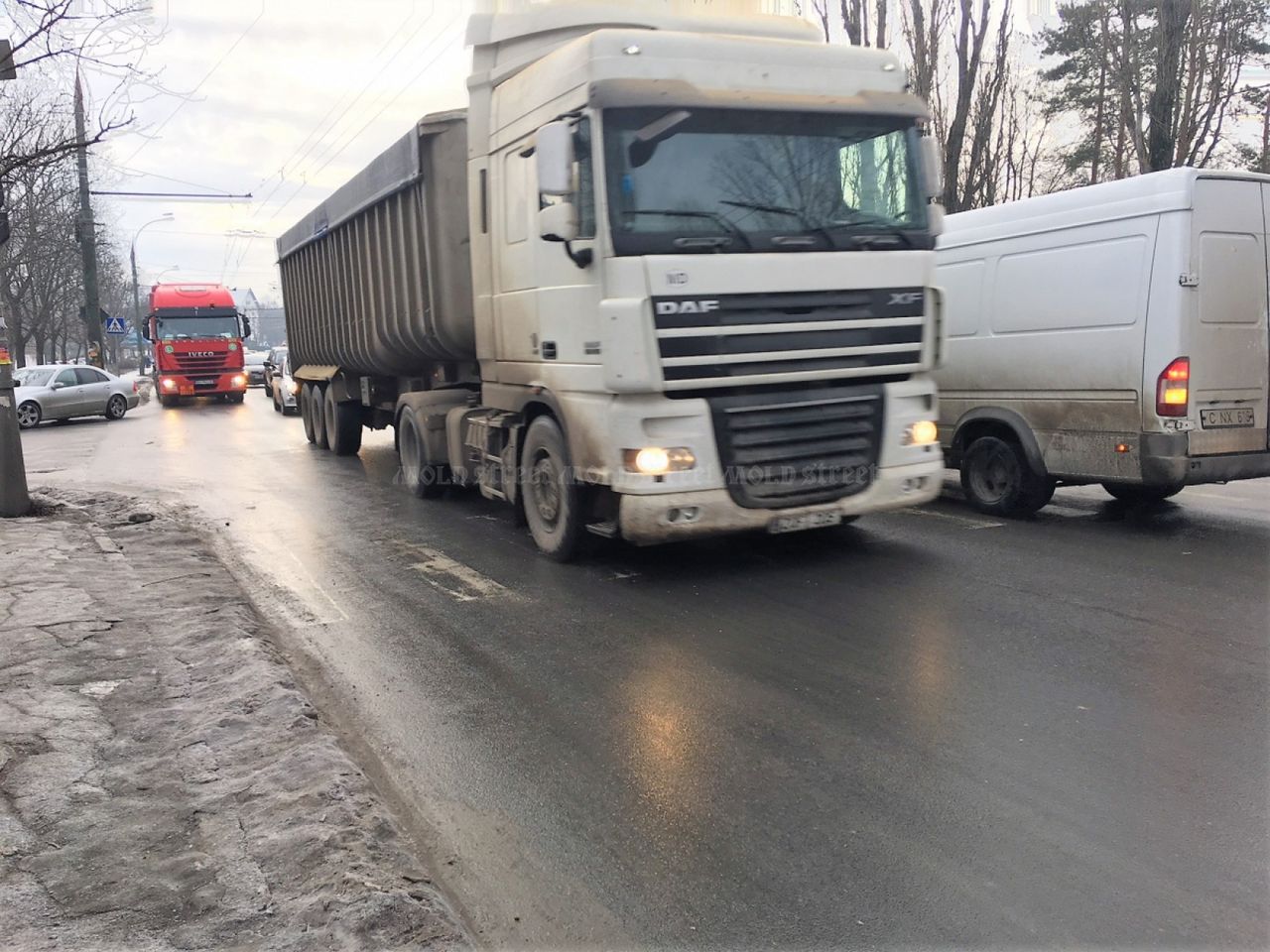 Guvernul: Majorarea cu 40.000 euro a garanției pentru carnetul TIR
