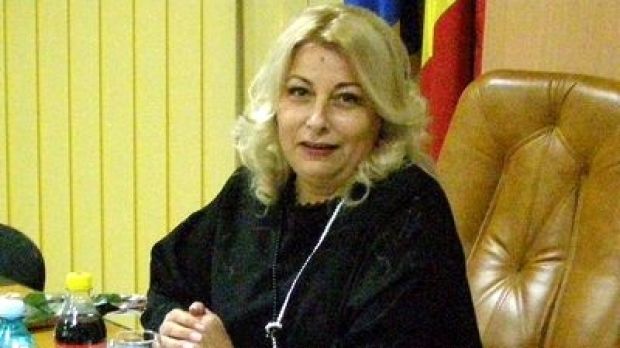 В Румынии судью приговорили к 8 годам тюрьмы за взятки.