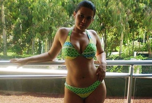 Maria Cozma, care a postat o poza in care este imbracata doar in costum de baie, a aparut in presa internationala.