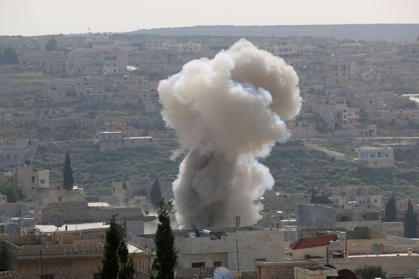 Avion militar, doborât de insurgenţi în Siria