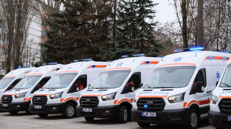 Бригадам скорой медицинской помощи Молдовы переданы 24 новых автомобиля.