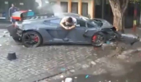 На данный момент владелец суперкара взят под стражу.