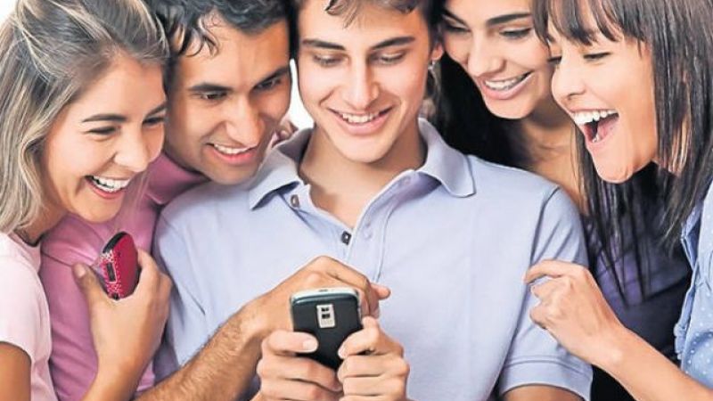 Aplicaţia care oferă recompense tinerilor dacă nu folosesc telefonul.