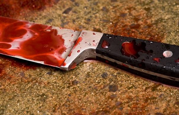 Victima a fost transportată de urgenţă la spital, unde în urma ajutorului medical a fost salvata.