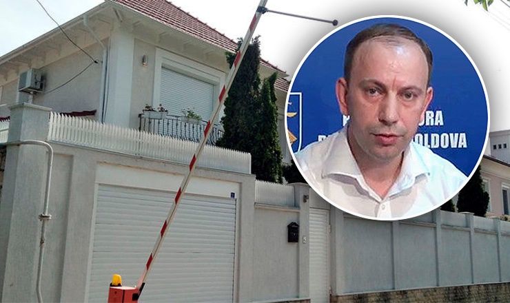 Виталий Сибов, врио главы муниципальной прокуратуры Кишинева, указал в своей последней декларации о доходах, что владеет двумя домами.