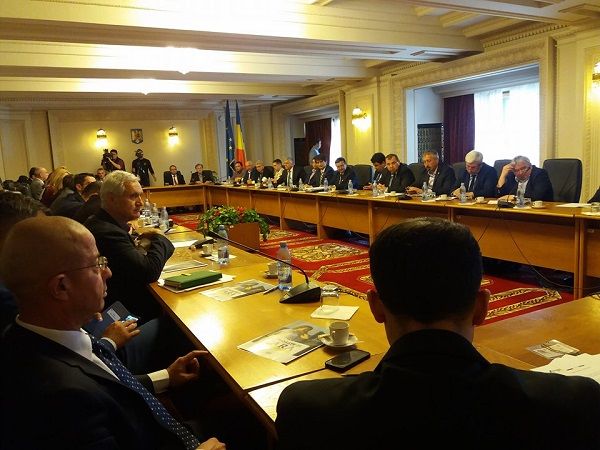 Parlamentul de la București ar vota pozitiv reunificarea Republicii Moldova cu România. 