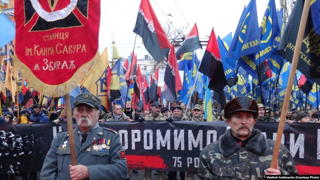 Украинские националисты дали Зеленскому время.