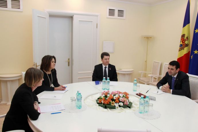 „Această strategie se bazează pe rezultate. În cazul în care într-un anumit domeniu reformele nu se vor mişca înainte, fără rezultatele scontate, noi vom realoca aceşti bani în alte sectoare.