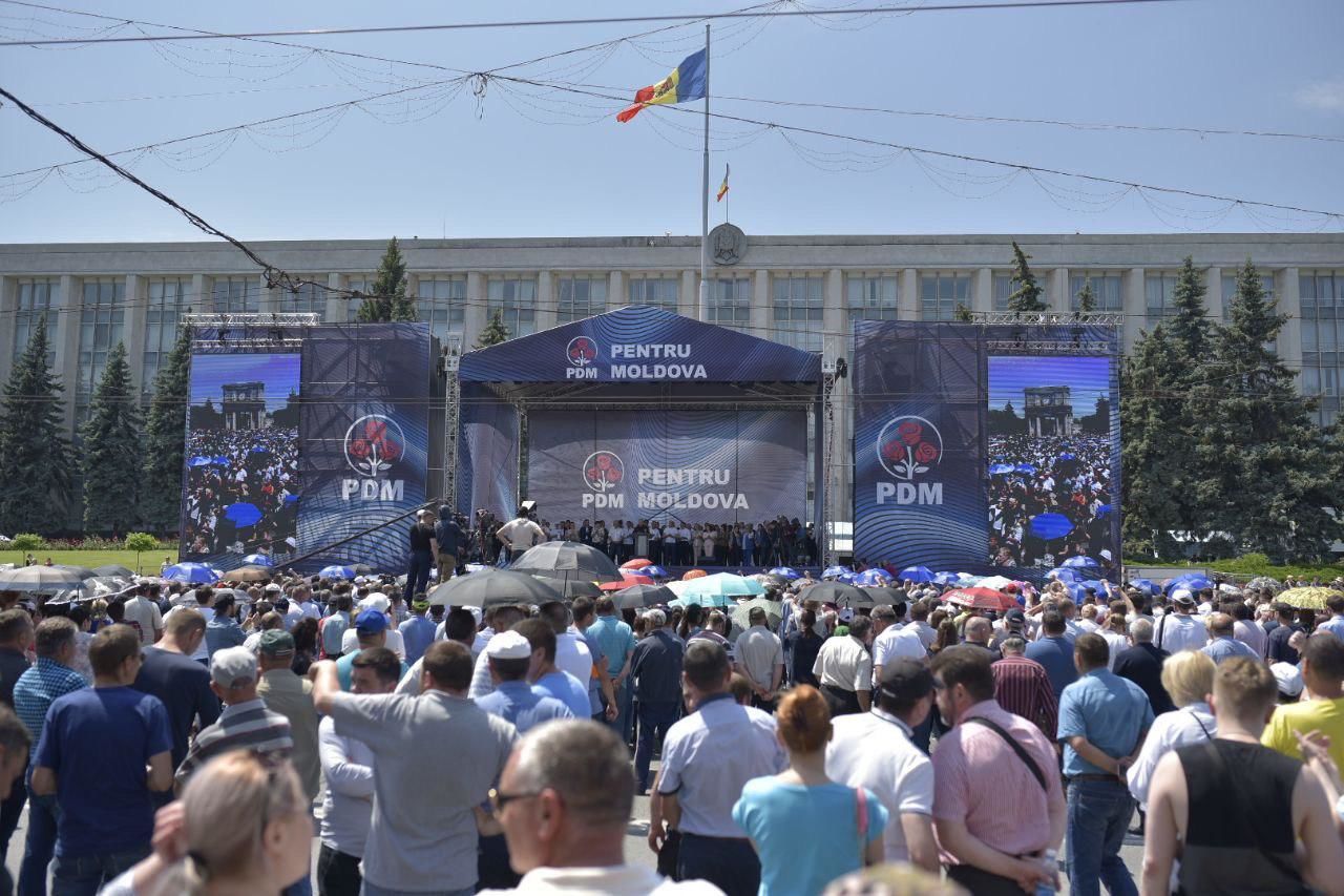 По словам организаторов, в митинге приняли участие десятки тысяч человек.