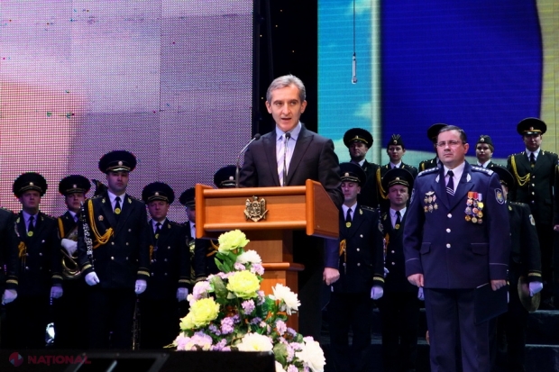 Jerbe de flori au fost depuse, în primele ore alezilei, și la monumentul domnitorului Ştefan cel Mare și Sfânt.