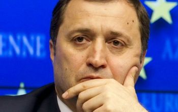Филат отметил, что для него большая честь быть кандидатом на пост премьер-министра.