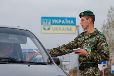 Кроме того, пограничники проинформировали о случае местную полицию.
