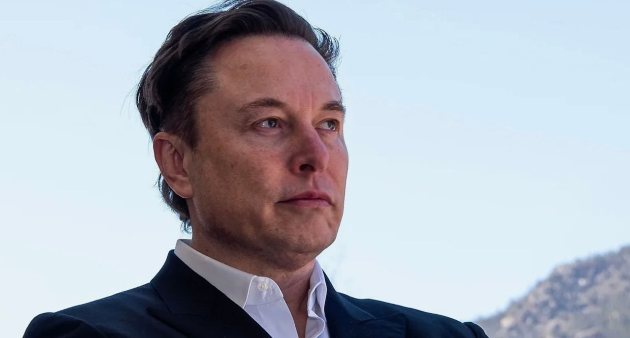 Musk a anunțat că intenționează să lucreze nonstop după defecțiunile platformei X.