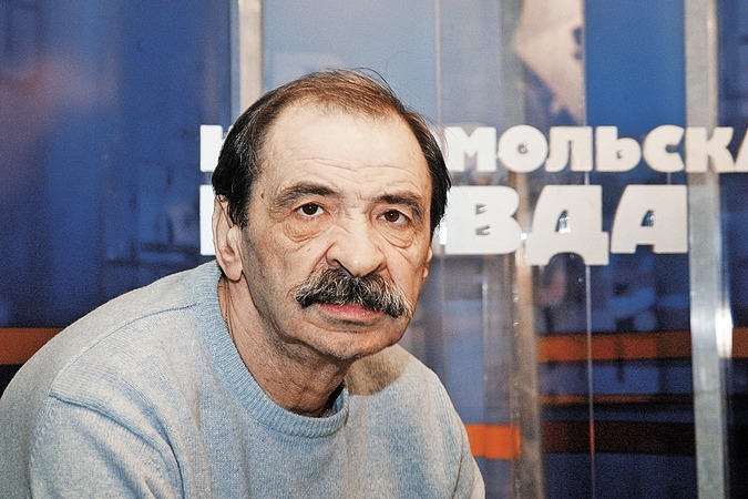 Сердце любимого миллионами артиста остановилось на рассвете 11 ноября.