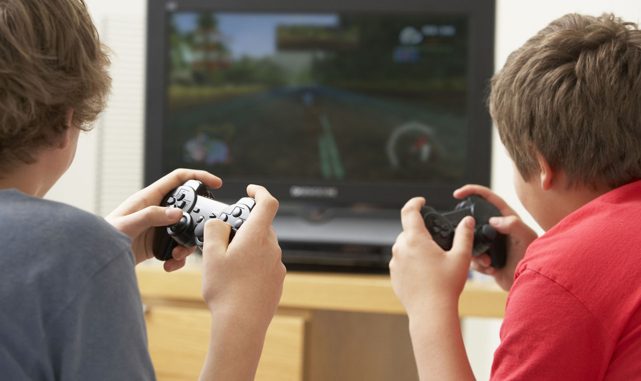 Studiu: Jocurile pe PlayStation și Xbox sunt mai benefice pentru creier decât exercițiile fizice.
