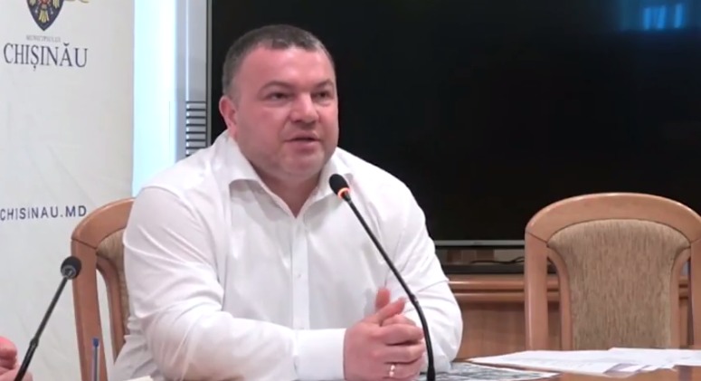 Мунсоветник от Партии социалистов Александр Одинцов.