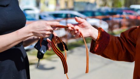 Violențe în Ucraina, în timpul manifestațiilor de sărbătoare de 9 mai. Foto: social.vb.kg