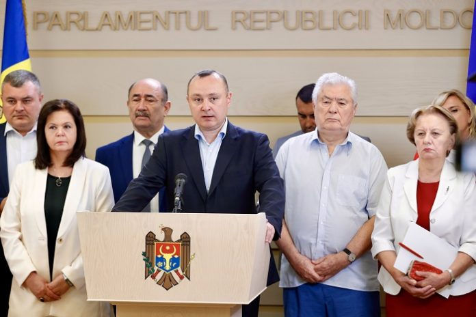 БКС о заседании парламента: Исключительно партийная повестка ПДС.