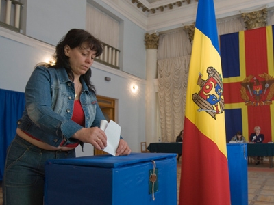 In timp ce moldovenii de la Moscova se imbulzesc sa voteze pentru partidul preferat, cei din Italia se pare ca inca nu se grabesc sa iasa la vot.