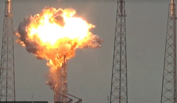 В рамках расследования сотрудник SpaceX попытался проникнуть на крышу ULA.