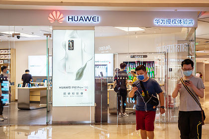Huawei откажется от бесплатного зарядника для смартфонов.