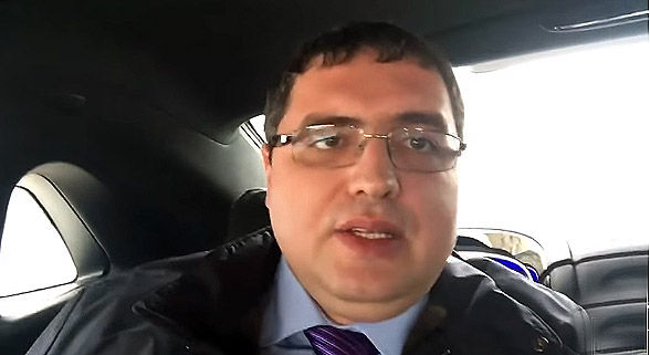Усатый призвал всех выйти на протест к парламенту.