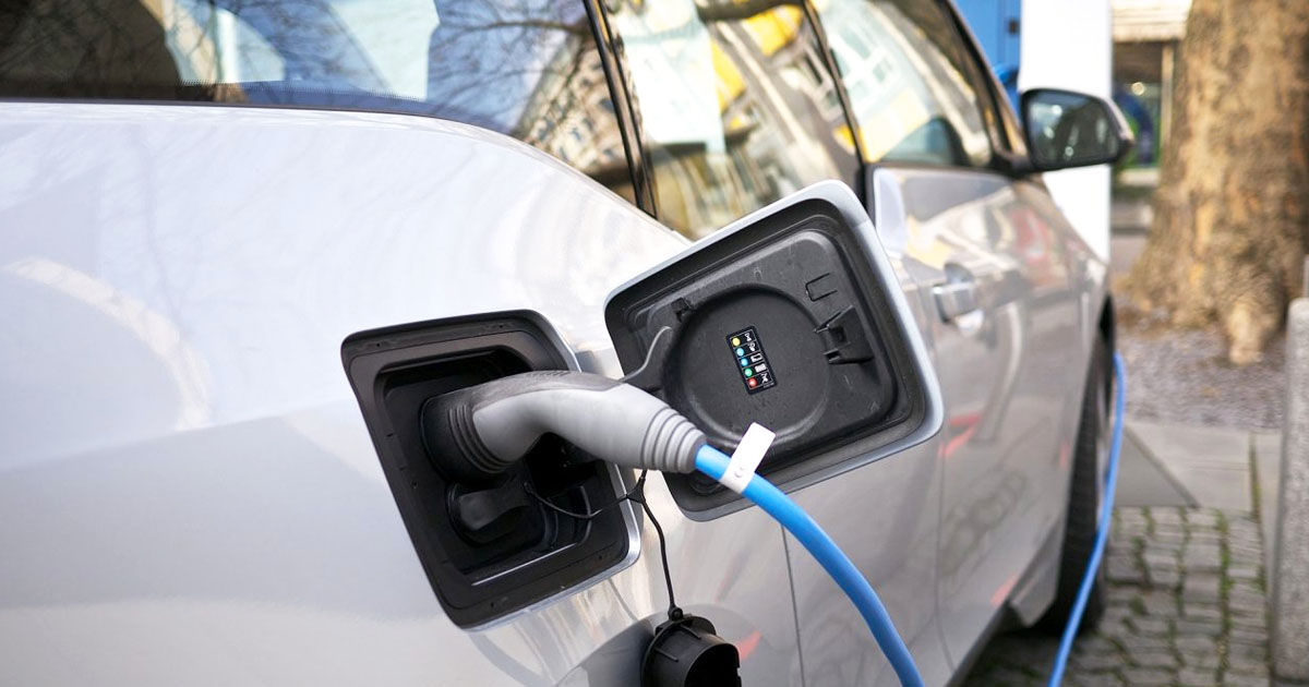 Tot mai mulți moldoveni aleg mașini electrice: Numărul înmatriculărilor s-a triplat.