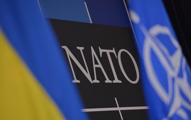 В НАТО недовольны, как Украина переходит на стандарты альянса.