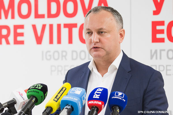 Igor Dodon îndeamnă populaţia la calm, dar sugerează că pot urma contra-proteste.