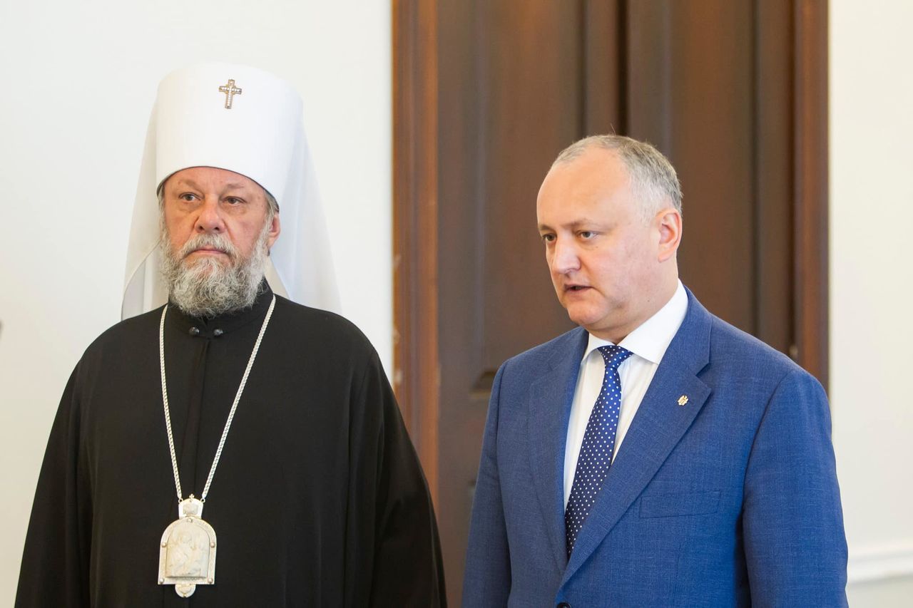 Додон: Благодатный огонь может быть доставлен в Молдову.