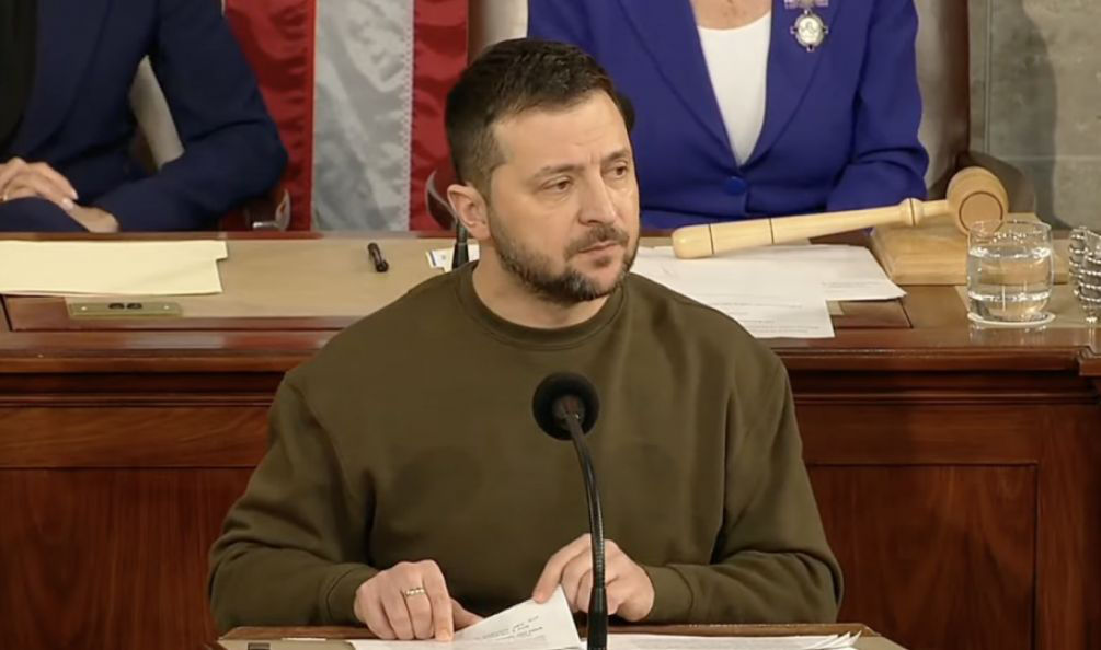 Зеленский об ударах по энергетике: Мы отпразднуем Рождество, возможно, при свечах.