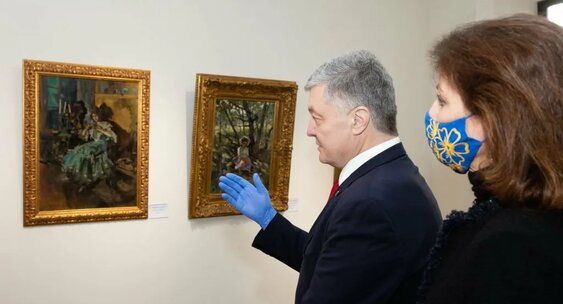 Порошенко заявил, что законно приобрел картины, которые фигурируют в деле о контрабанде.