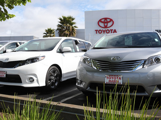 Toyota realizează în China aproximativ 12% din veniturile sale, mai puţin decât alţi producători auto niponi, cum ar fi Nissan, cu 27% şi Honda, cu 20%