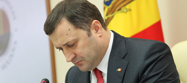 Demnitarul a reiterat faptul că va continua să-şi exercite atribuţiile până va fi investit un nou premier.