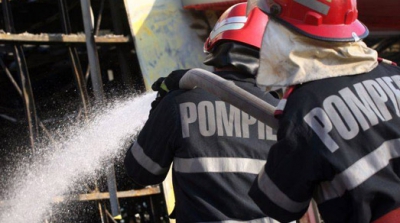 Pompierii atenționează populația să respecte regulile de apărare împotriva incendiior și să nu lase focul nesupravegheat.