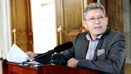 Mihai Ghimpu, afirmă că privatizarea insituţiilor statului va avea loc în mod netransparent. 