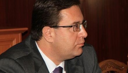 Iată că acum iese la iveală că, de fapt, înainte de a pleca în concediu, speakerul Marian Lupu