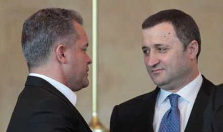 "Мы должны обсудить, проанализировать инициативу и принять решение путём парламентского голосования”, - отметил Влад Филат.