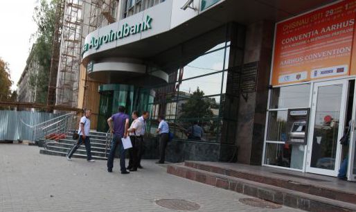 Consiliul de administraţie al CNPF a aprobat decizia de a suspenda operaţiunile a trei companii cu valorile mobiliare emise de banca Moldova-Agroindbank.