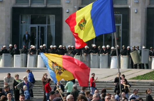 Instanţele de judecată au condamnați 14 polițiști și 13 protestatari.