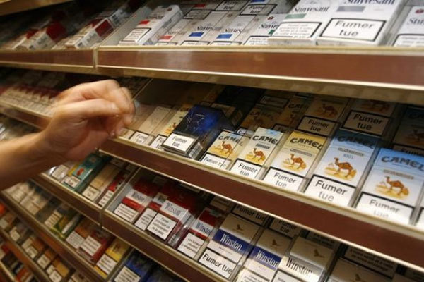 Moldovenii pot cumpăra 175 de pachete de ţigări, cu 50 mai mai multe decât românii şi bulgarii. 